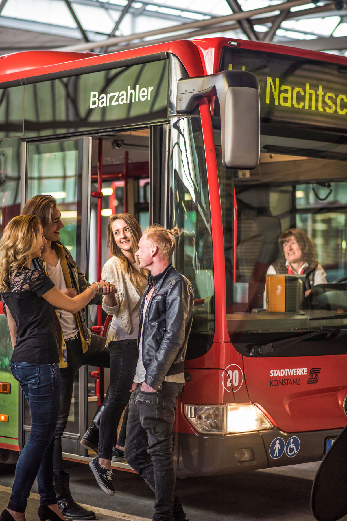 Konstanz-Bus-Nachtschwaermer-Gruppe-01_Copyright_SWK