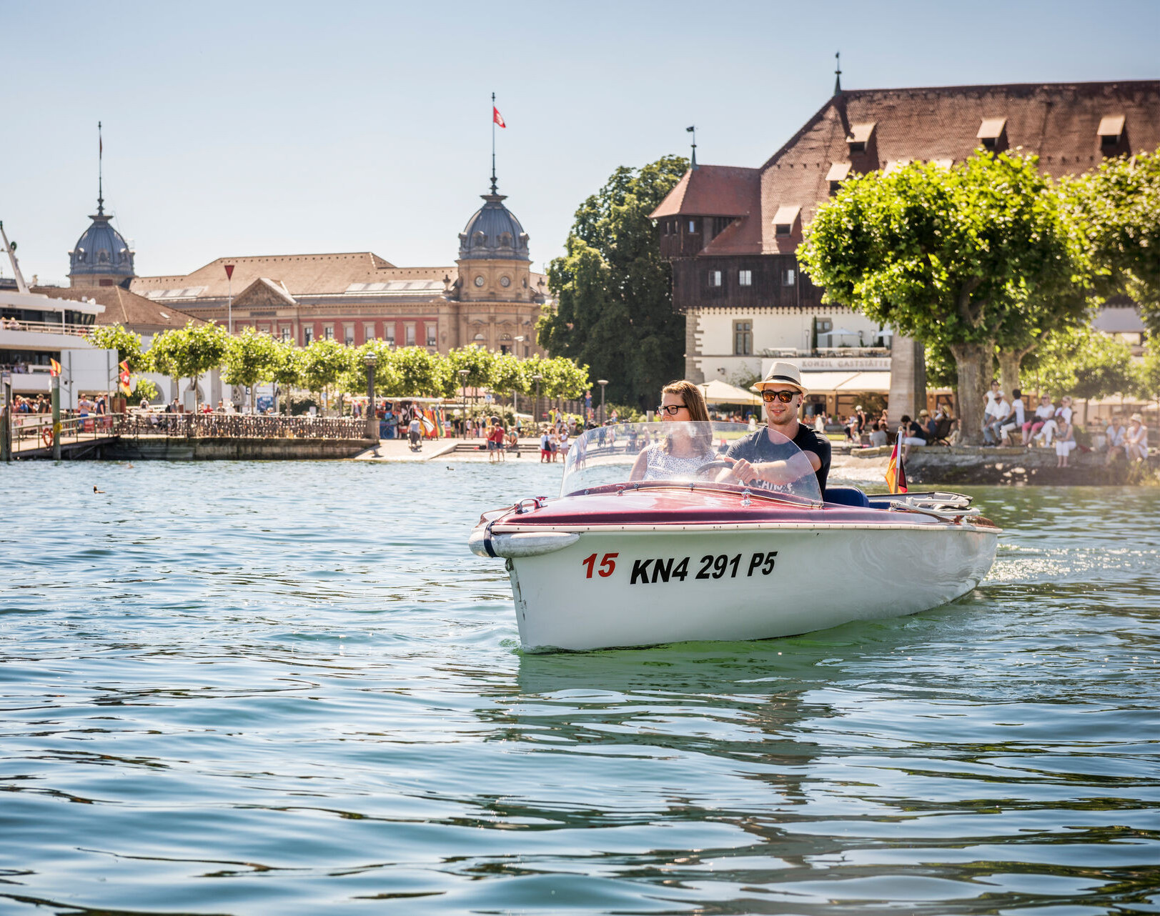 Konstanz-Motorboot-Stadt_Sommer_Copyright_MTK-Dagmar-Schwelle